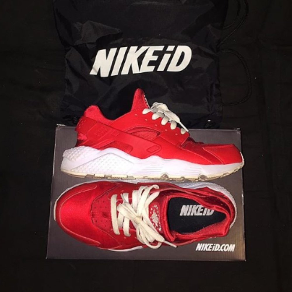 Nike ID Red Huaraches